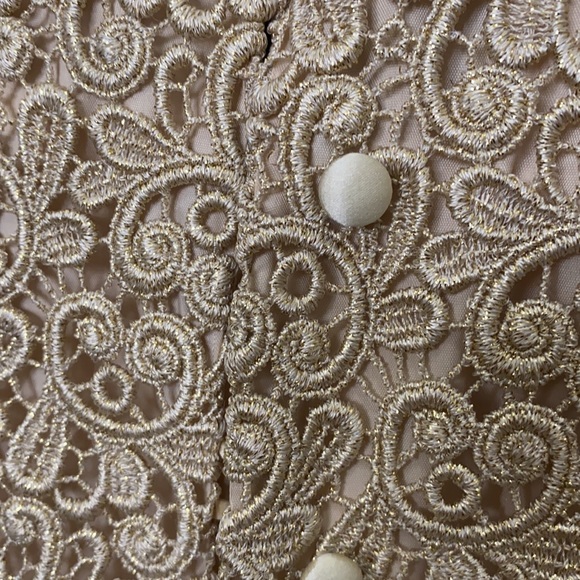 Gold lace top - Picture 4 of 10